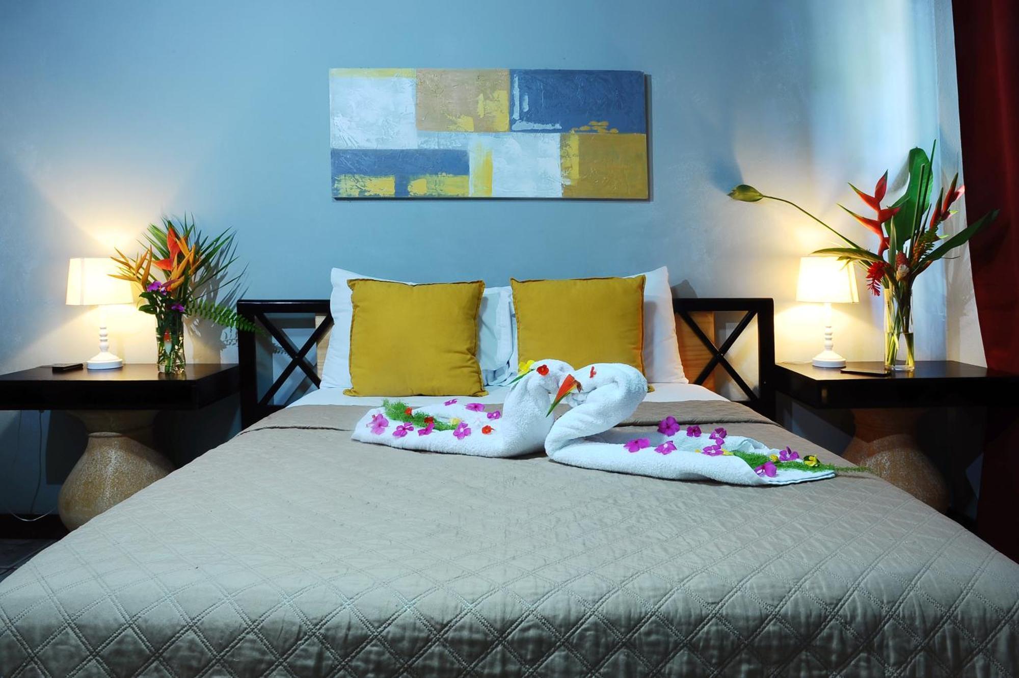 Private Fully Furnished Home At Wide Mouth Frog Hostel Quepos Kültér fotó
