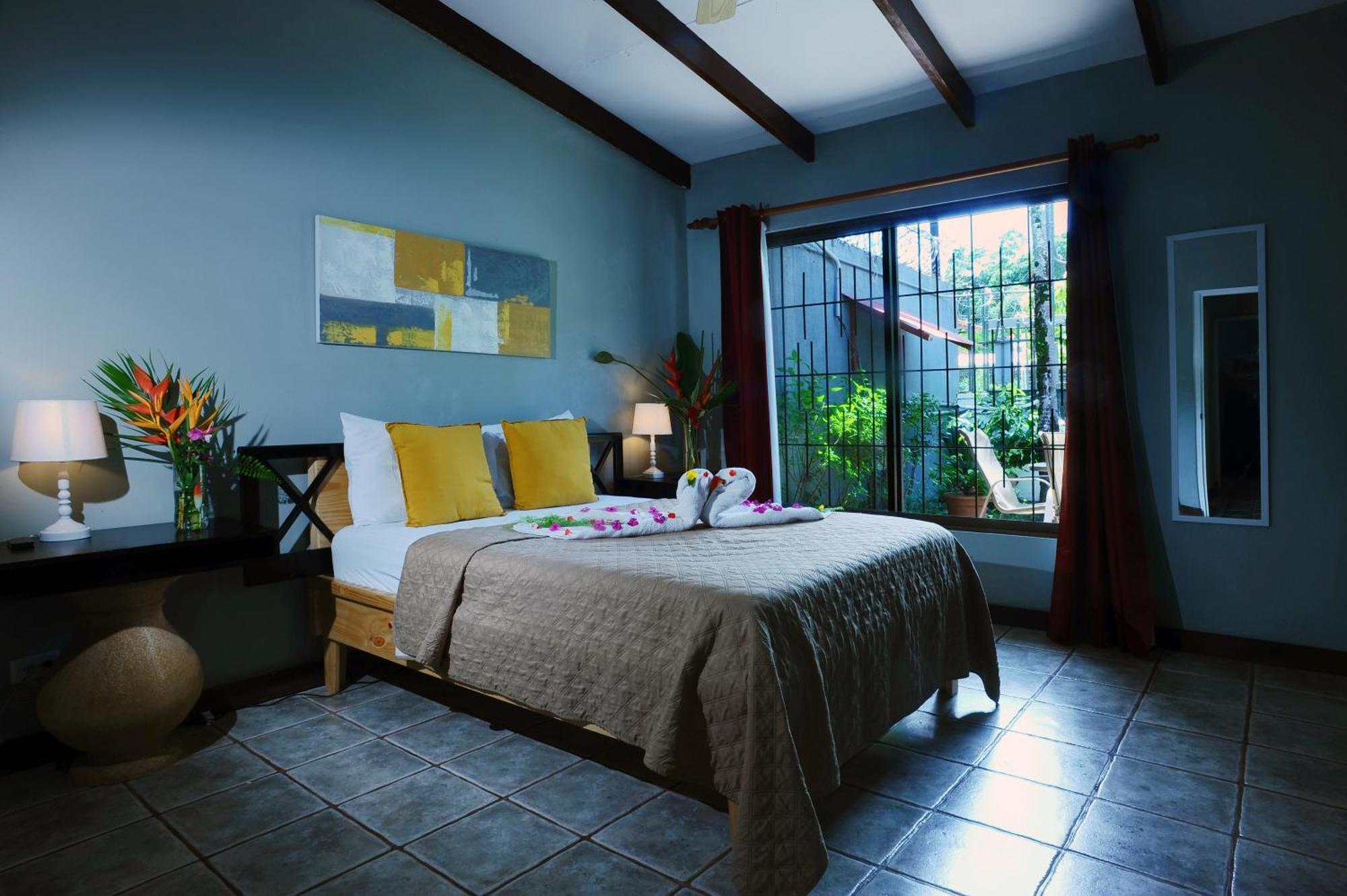 Private Fully Furnished Home At Wide Mouth Frog Hostel Quepos Kültér fotó