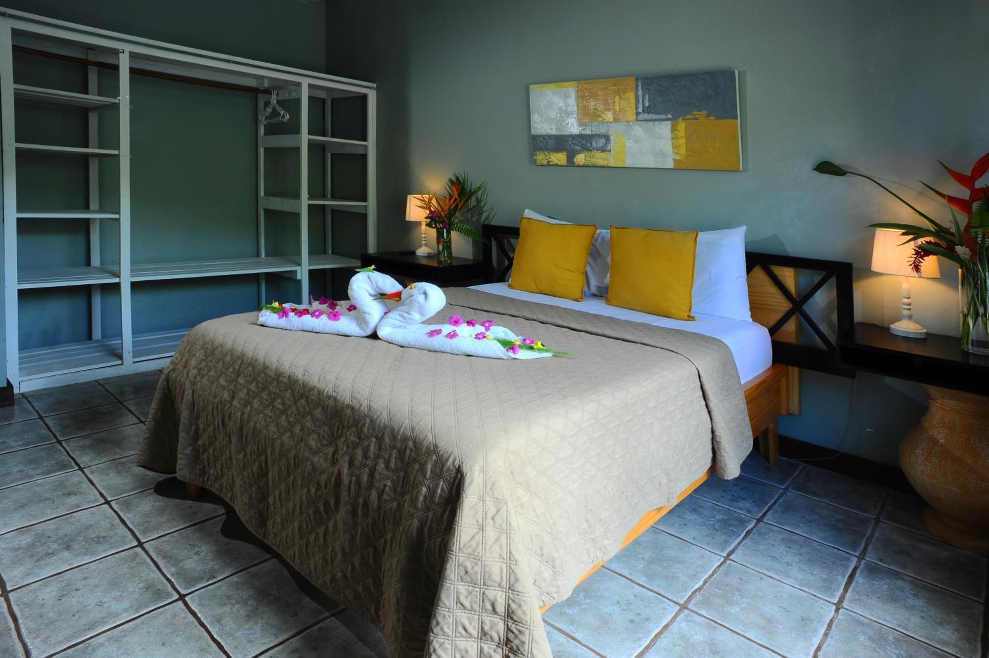 Private Fully Furnished Home At Wide Mouth Frog Hostel Quepos Kültér fotó