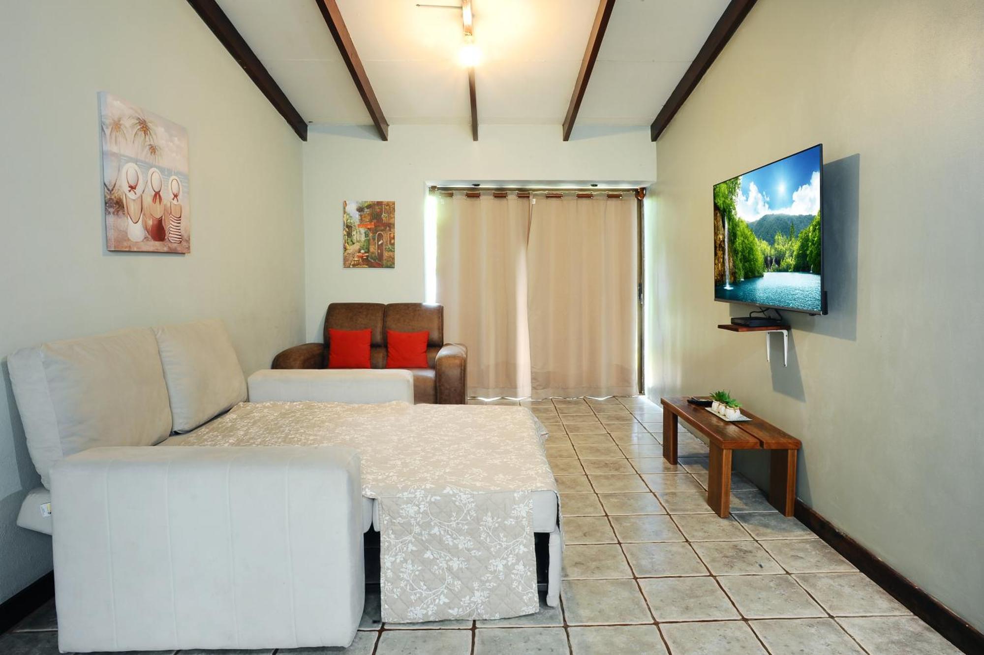 Private Fully Furnished Home At Wide Mouth Frog Hostel Quepos Kültér fotó
