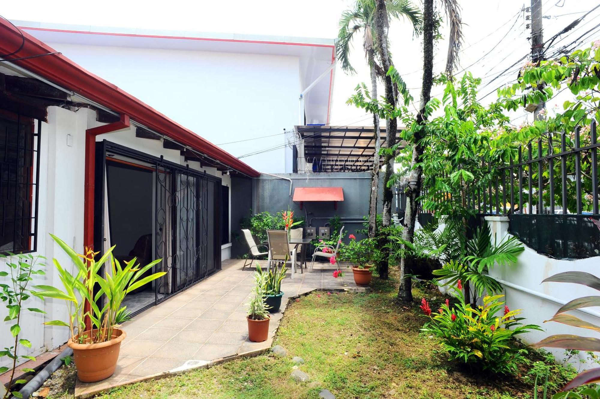 Private Fully Furnished Home At Wide Mouth Frog Hostel Quepos Kültér fotó