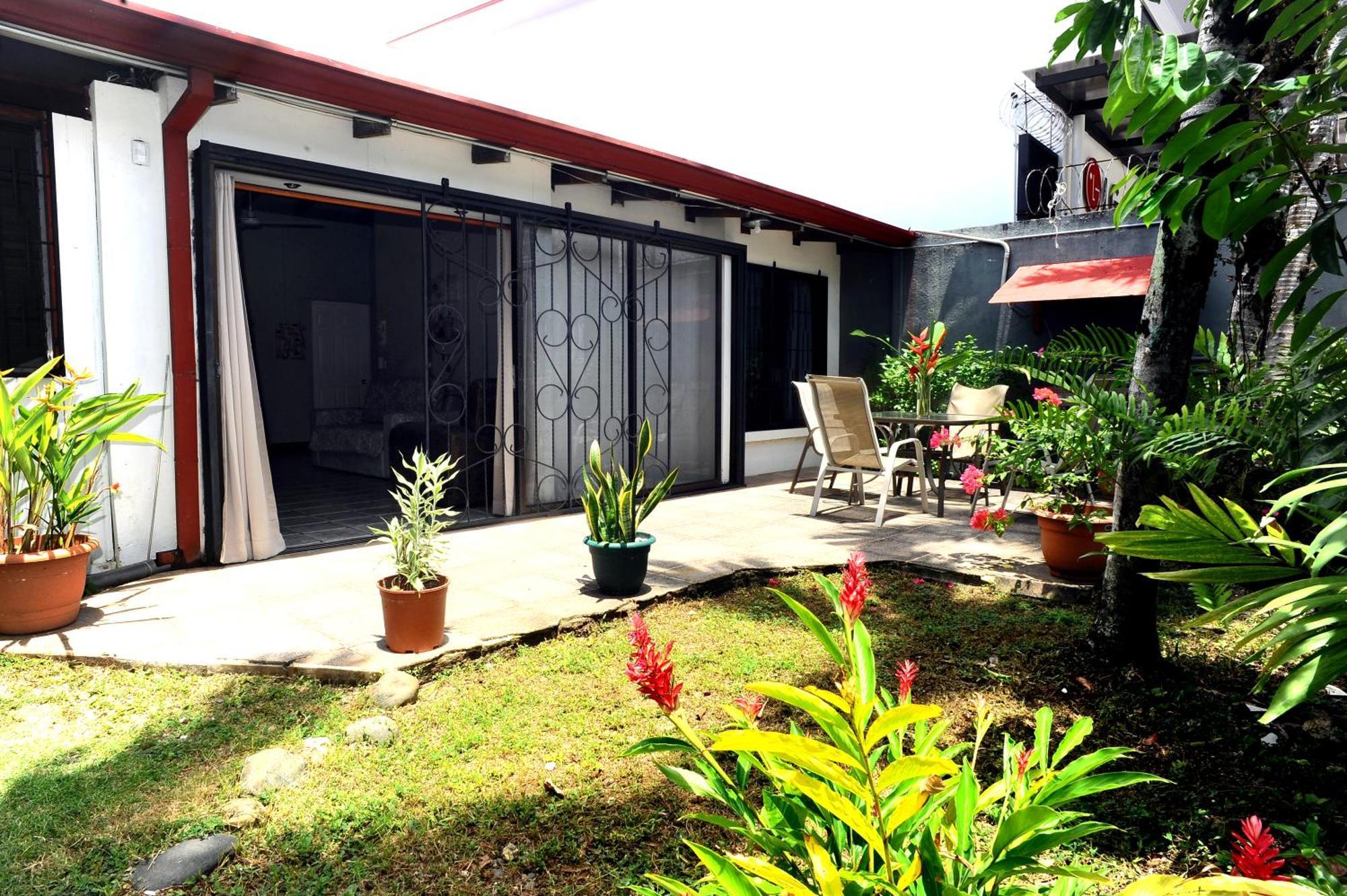 Private Fully Furnished Home At Wide Mouth Frog Hostel Quepos Kültér fotó